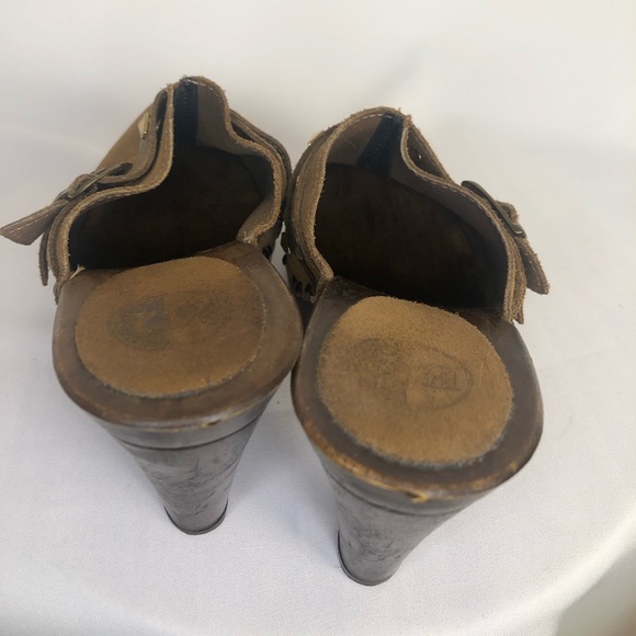 B2 mule high heels. Wood and Suede. Used, but in good condition. Size 8, brown. - Picture 9 of 10